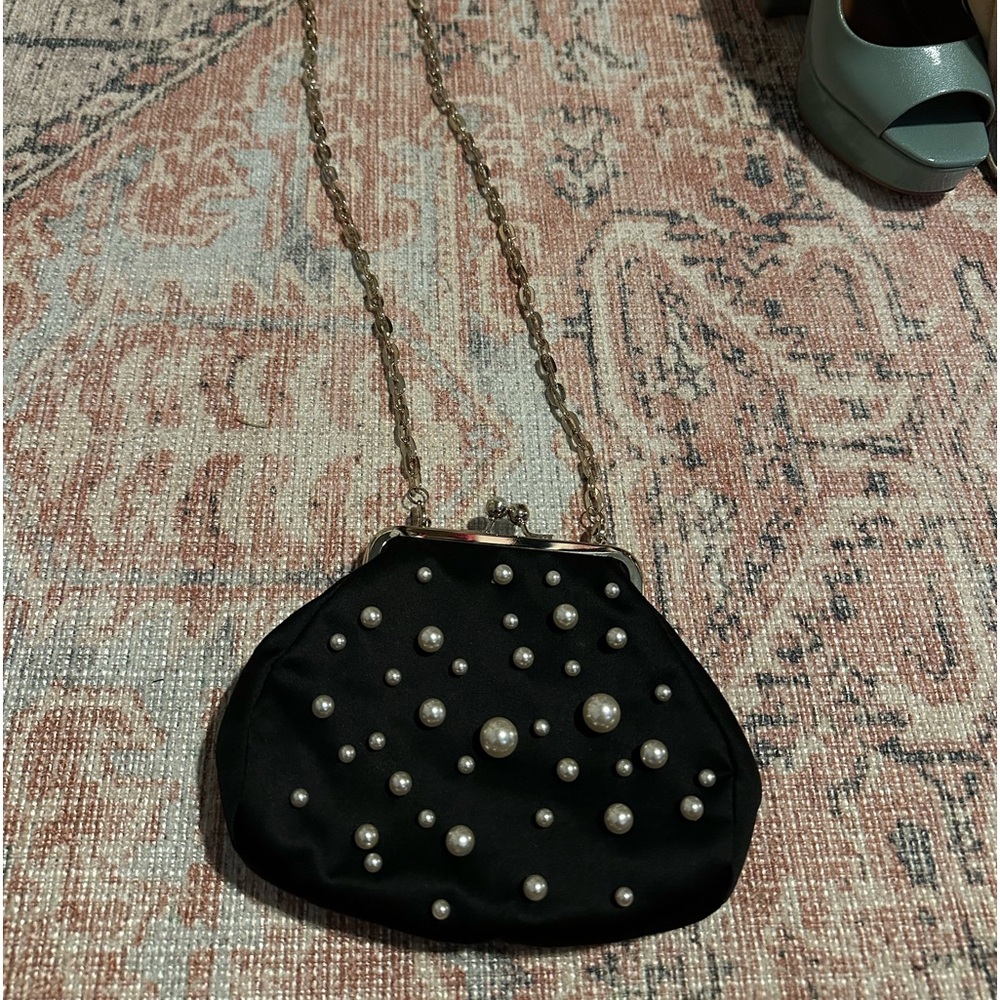 Black and pearl purse